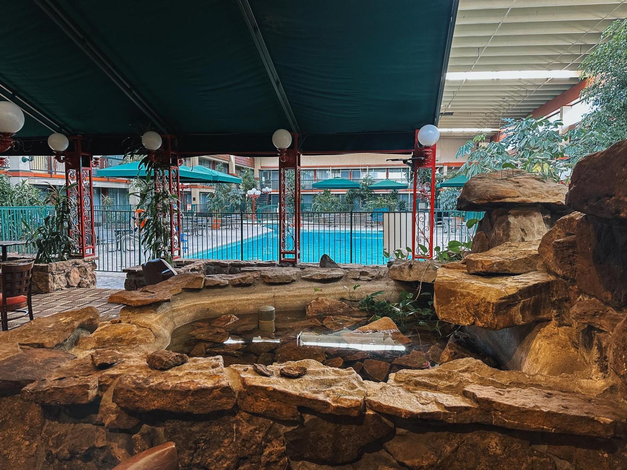 Clarion Inn Форт Коллинс Экстерьер фото