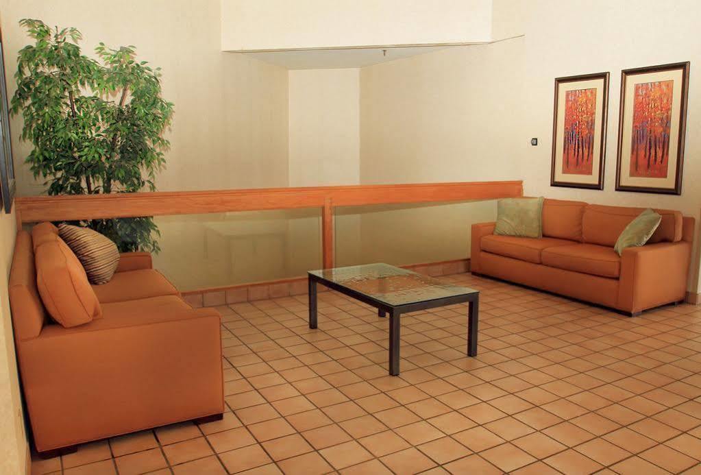 Clarion Inn Форт Коллинс Экстерьер фото