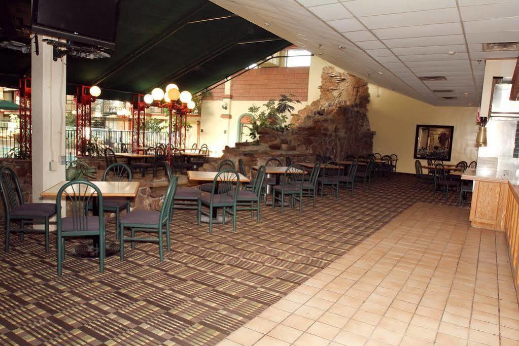 Clarion Inn Форт Коллинс Экстерьер фото